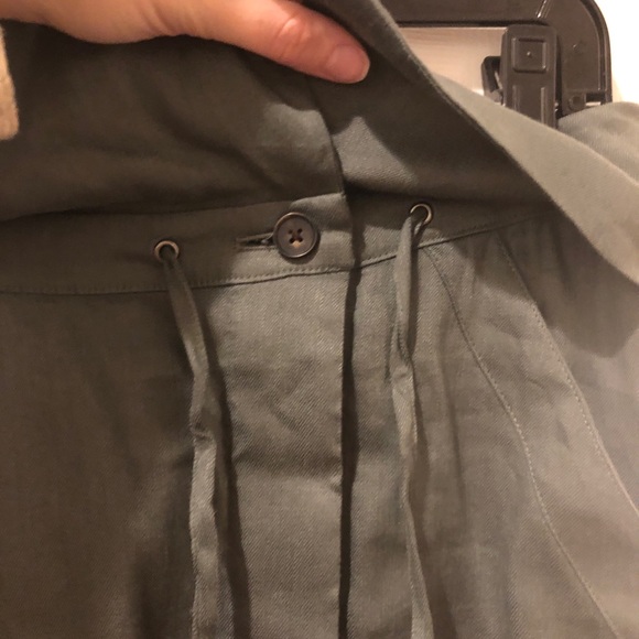 Vince Foldover Waistband Linen Skirt in Army Green - Picture 6 of 8